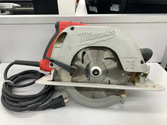 Milwaukee 6390 Magnesium Circular Saw