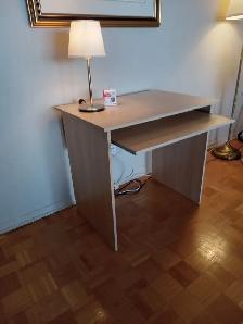 Pupitre en bois pour ordinateur (à Longueuil) - Photo 3