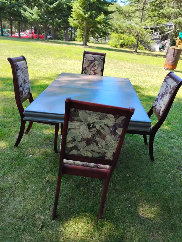 DINING TABLE AND 4 CHAIRS