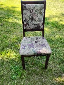 DINING TABLE AND 4 CHAIRS - Photo 3