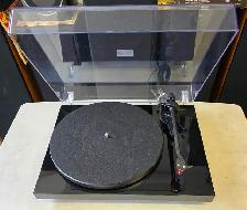 PROJECT DEBUT CARBON BELT DRIVE MANUAL TURNTABLE - Photo 2