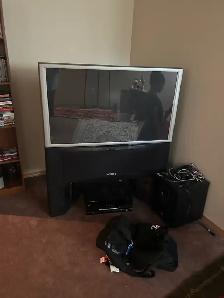 TV screen,  CD player,  amplifier, and speak - Photo 2