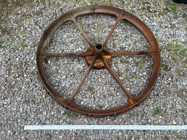 Antique steel wheel décor