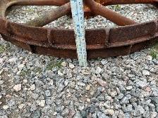 Antique steel wheel décor - Photo 2