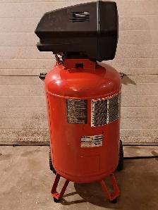 Craftsman 6HP, 30 Gal, 150 Psi Air Compressor - Photo 2