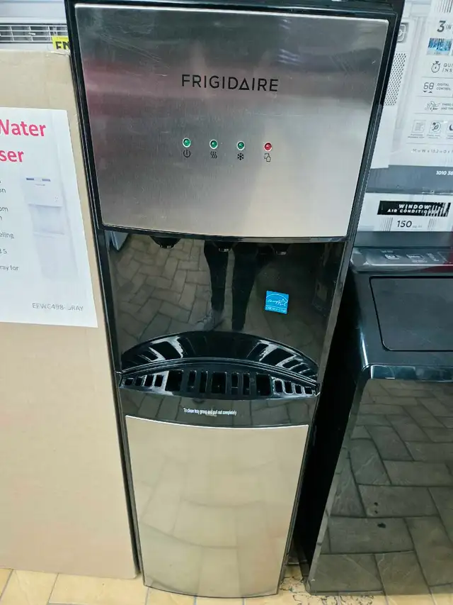Distributeur d'eau Frigidaire stainless