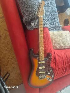 FENDER STRATOCASTER