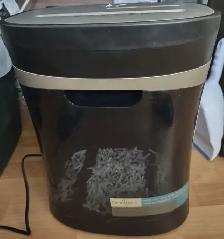 Omnitech Cross Cut Paper Shredder, Model OT-EXC12A.