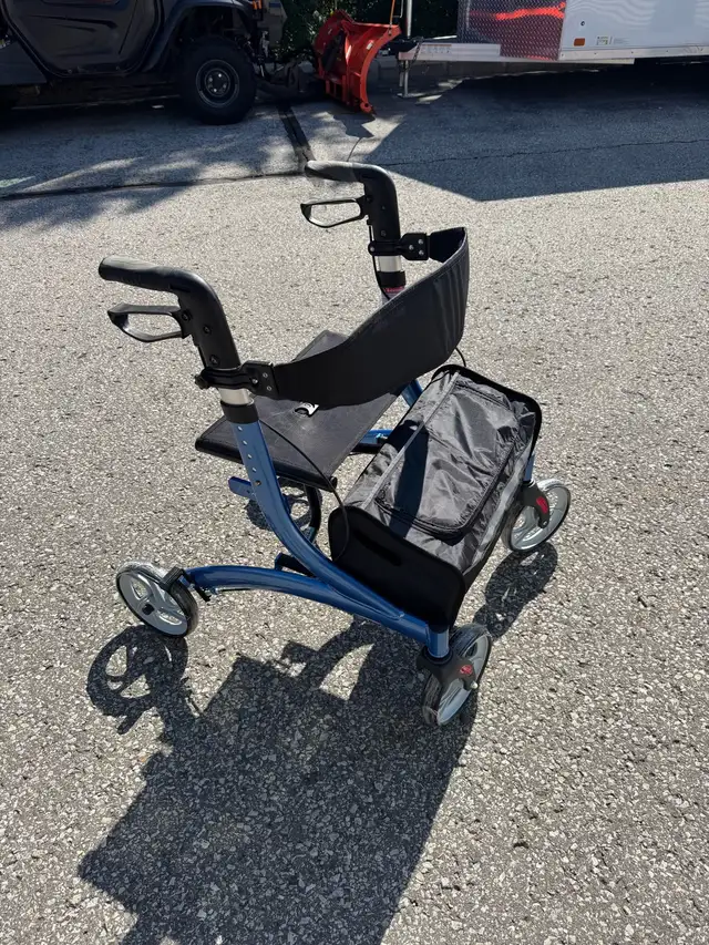 MEDLINE WALKER ROLLATOR NEW DELIVERED