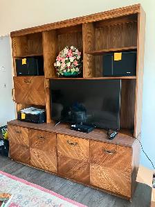 FREE - Wall Unit