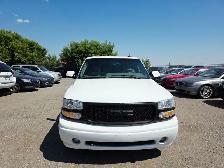 2003 GMC Yukon Denali 4WD Sunroof 8 passenger - Photo 2