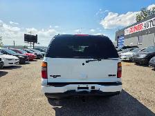 2003 GMC Yukon Denali 4WD Sunroof 8 passenger - Photo 5
