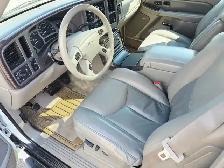2003 GMC Yukon Denali 4WD Sunroof 8 passenger - Photo 8