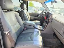 2003 GMC Yukon Denali 4WD Sunroof 8 passenger - Photo 14