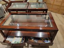 2 sets of 6 coffee tables for SALE مجموعتان من 6 طاولات خشبية لل