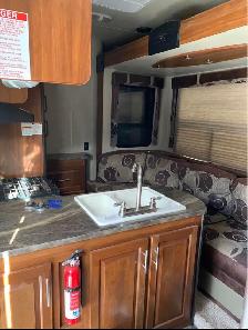 2013 Fuzion Holiday Toy Hauler Trailer by Keystone - Photo 8