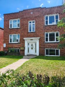 LEASIDE,  Charming one bedroom Eglinton/Laird - Photo 2