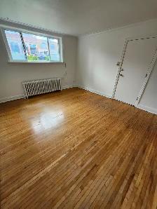LEASIDE,  Charming one bedroom Eglinton/Laird - Photo 5