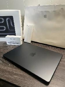 MacBook Pro 14" M4 (Space Grey) Bundle - Photo 3