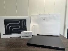 MacBook Pro 14" M4 (Space Grey) Bundle - Photo 4