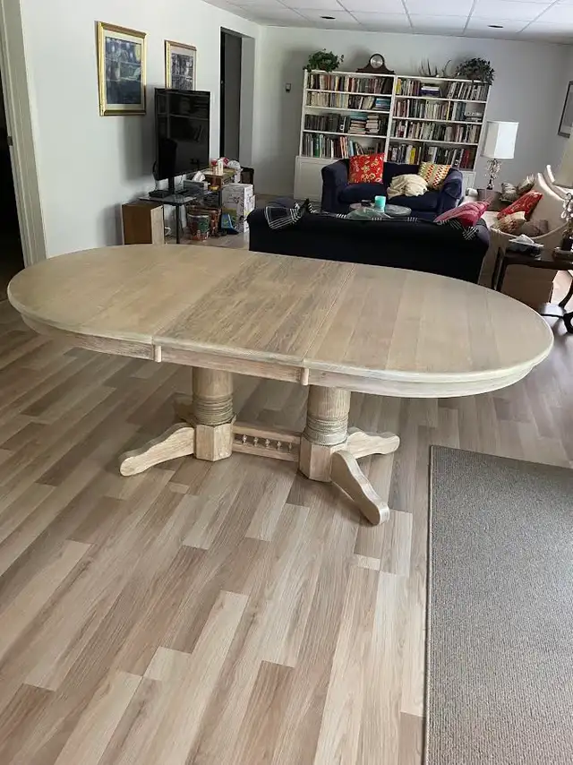 OAK TABLE WITH ONE LEAF