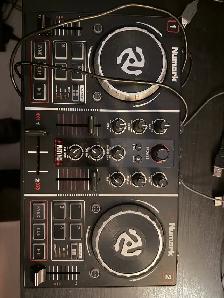 Numark Partymix dj controller - Photo 2