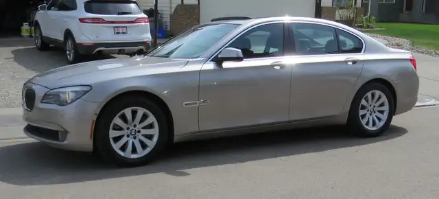 2011 BMW 750i X-Drive