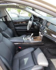 2011 BMW 750i X-Drive - Photo 6