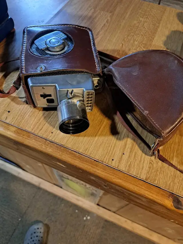 Kodak zoom 8 camera automatic f/1.9