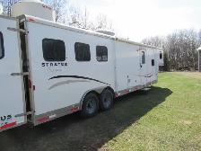 horse trailer - Photo 2