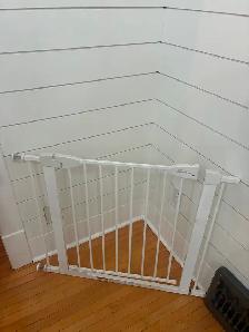 Dreambaby Tension Baby gate (no screws required)