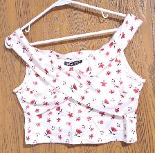 Lot of 8 Pieces Women's Clothing (Size S). Brand New. - Photo 9