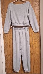 Lot of 12 Pieces Women's Clothing (Size M). Brand New. - Photo 2