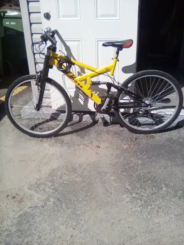 2 bicyclettes montagnes à vendre 60$ et 60$ Les DEUX pour 100$
