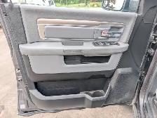 2014 Ram 1500 4WD Crew Cab 149' SLT | Back-up cam! | Well mainta - Photo 8