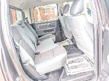 2014 Ram 1500 4WD Crew Cab 149' SLT | Back-up cam! | Well mainta - Photo 10