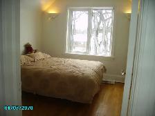 LOVELY CHARACTER 1 BR & DEN UPSTAIRS DUPLEX SEPT 1ST - Photo 4