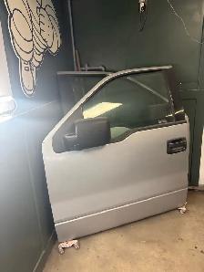 Ford f-150 XIt  Driver/Passenger doors 2004-06 Silver$50each