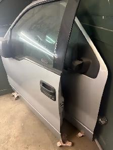 Ford f-150 XIt  Driver/Passenger doors 2004-06 Silver$50each - Photo 4
