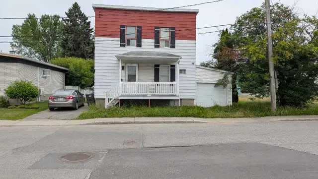 cherche helper pour vidé une maison