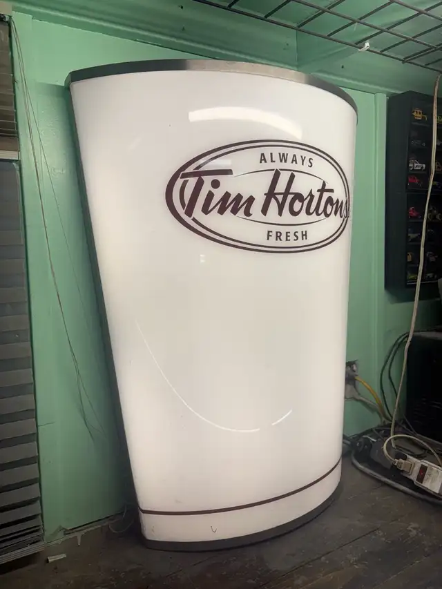 Tim Hortons Retro Wall Light Display $180