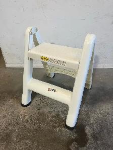 Rubbermaid folding step stool