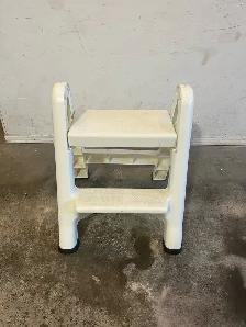 Rubbermaid folding step stool - Photo 3
