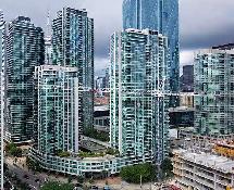 Downtown Lakeshore Condo: 1  1 Bed   2Bath, parking  hydro inc'd
