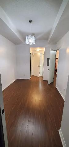 Downtown Lakeshore Condo: 1  1 Bed   2Bath, parking  hydro inc'd - Photo 5