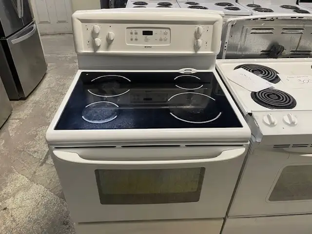 Cuisinière blanche vitrocéramique convection Kenmore
