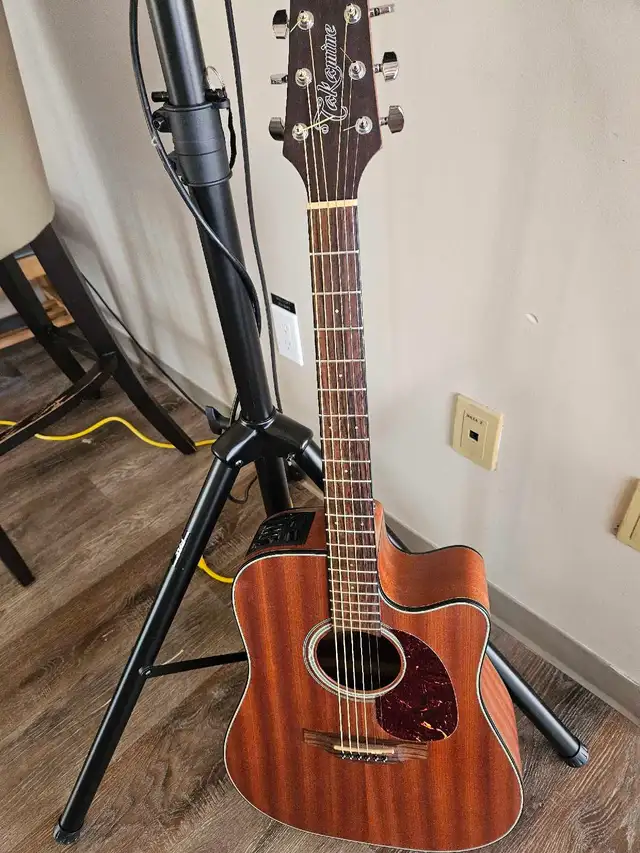 Takamine GD11 M A/E guitar..mint shape..NO CASE