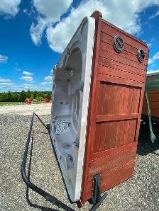 Priced to Sell - Refurbished Hydropool Spa! - Photo 2