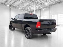 2017 Ram 1500 Express Black Crew Cab HEMI | AS IS | 4X4 - Photo 4