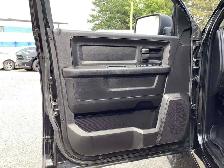 2017 Ram 1500 Express Black Crew Cab HEMI | AS IS | 4X4 - Photo 18